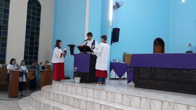 Dezenas de FiÃ©is participaram da abertura do TrÃ­duo em louvor a SÃ£o JosÃ© no Bairro Cristo Rei
